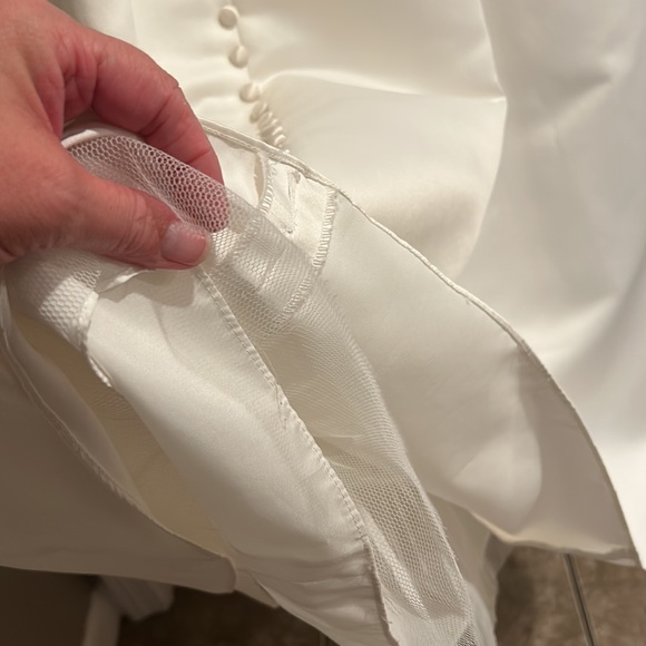 Michelangelo formal dress in off white winter white with stole wrap. - Picture 12 of 13